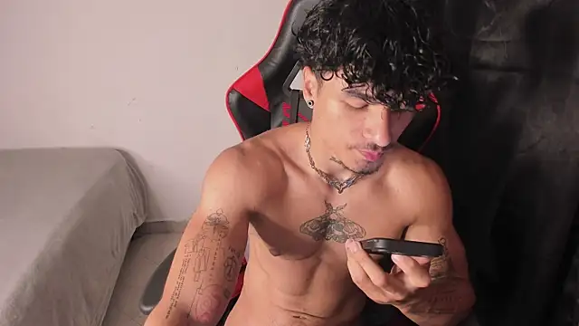 Snapshot of Thomas_Fit1 chatting on 28, 5, 2026 Thomas Fit1 online show from 28, 5, 2026