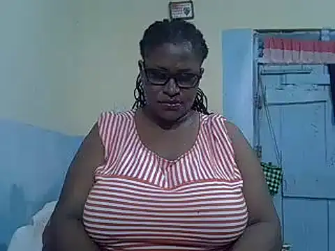 Snapshot of sexy_bigboobss chatting on 21, 10, 2025 sexy bigboobss online show from 21, 10, 2025
