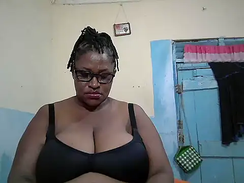 sexy bigboobss online show from 17, 12, 2025