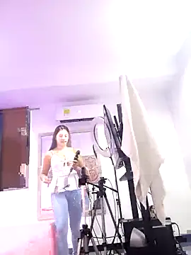 Snapshot of AnthonelaDuque chatting on 25, 2, 2025 AnthonelaDuque online show from 25, 2, 2025