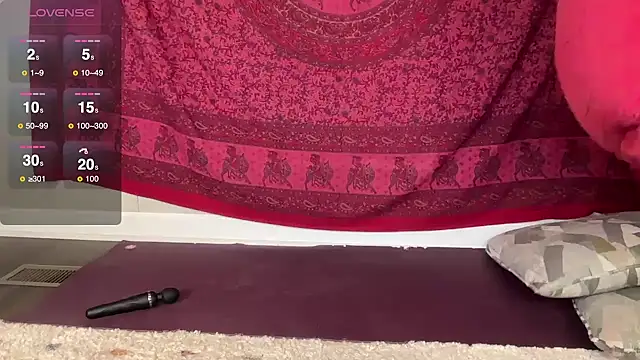 GlitterKitty108 online show from 2, 12, 2025