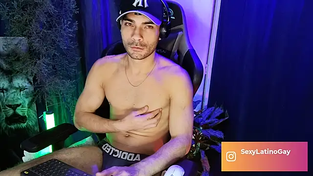 sexyboycolombi4 online show from 14, 3, 2025