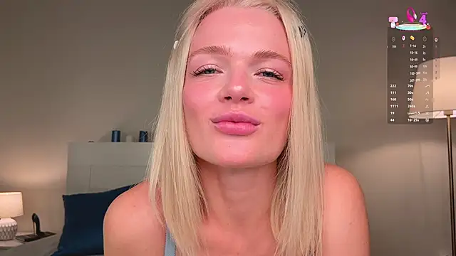 MilaDemies online show from 4, 10, 2025