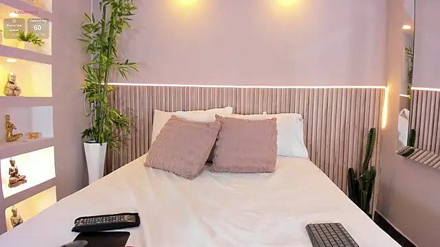 EmmilyCollson online show from 3, 12, 2025