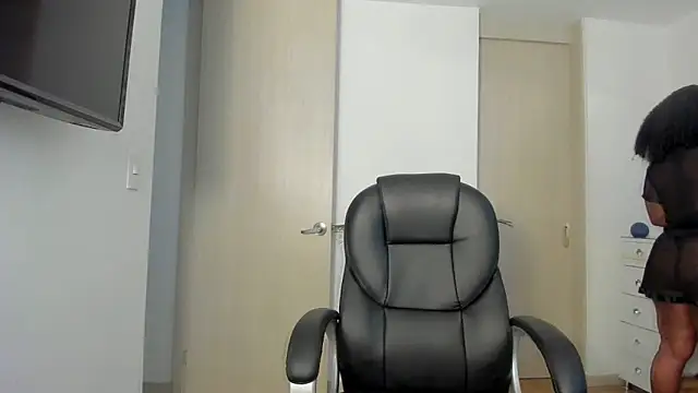 Snapshot of charlotte_tiller chatting on 14, 4, 2026 charlotte tiller online show from 14, 4, 2026