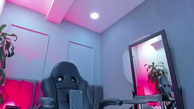 Elisa castrillon online show from 28, 11, 2025