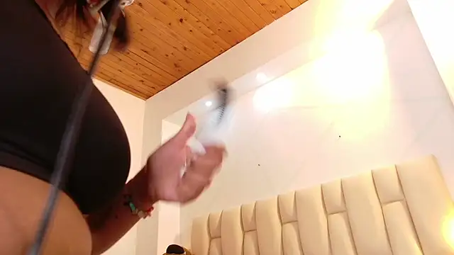 lia mariana online show from 14, 9, 2025