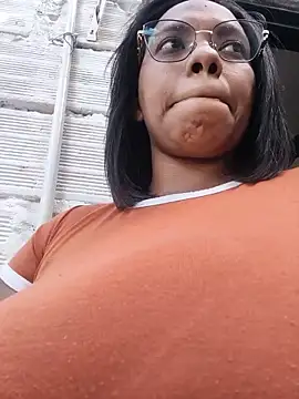 Snapshot of lia_mariana chatting on 14, 6, 2026 lia mariana online show from 14, 6, 2026