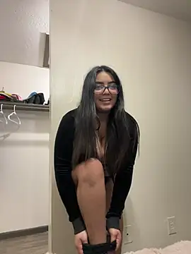 YaYa Thickkii online show from 4, 1, 2025