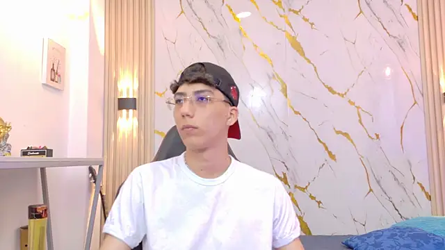 Snapshot of Nikolay_Gregori chatting on 5, 7, 2026 Nikolay Gregori online show from 5, 7, 2026