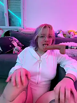 Snapshot of LaskaLeRoomba chatting on 2, 12, 2025 LaskaLeRoomba online show from 2, 12, 2025