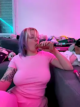 Snapshot of LaskaLeRoomba chatting on 3, 12, 2025 LaskaLeRoomba online show from 3, 12, 2025