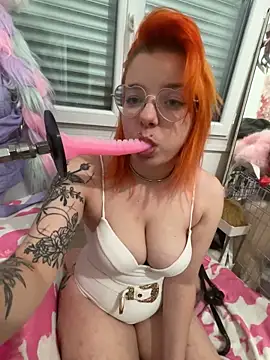 Snapshot of LaskaLeRoomba chatting on 26, 4, 2026 LaskaLeRoomba online show from 26, 4, 2026