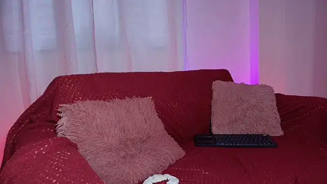 Snapshot of emy_colee chatting on 25, 3, 2026 emy colee online show from 25, 3, 2026