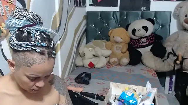 Snapshot of manzanahot9 chatting on 6, 11, 2025 manzanahot9 online show from 6, 11, 2025