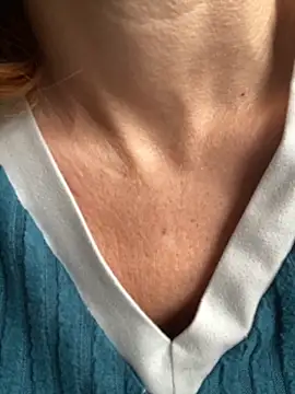 Snapshot of AnnikaRose chatting on 23, 10, 2025 AnnikaRose online show from 23, 10, 2025