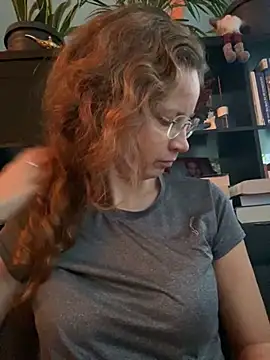 Snapshot of AnnikaRose chatting on 10, 11, 2025 AnnikaRose online show from 10, 11, 2025