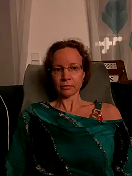 Snapshot of AnnikaRose chatting on 12, 11, 2025 AnnikaRose online show from 12, 11, 2025