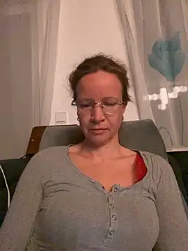 Snapshot of AnnikaRose chatting on 21, 11, 2025 AnnikaRose online show from 21, 11, 2025