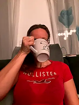 Snapshot of AnnikaRose chatting on 4, 12, 2025 AnnikaRose online show from 4, 12, 2025