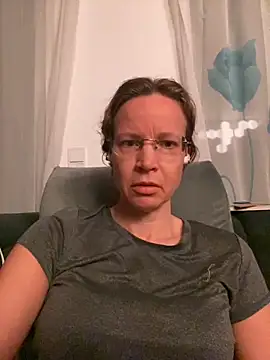 Snapshot of AnnikaRose chatting on 5, 12, 2025 AnnikaRose online show from 5, 12, 2025