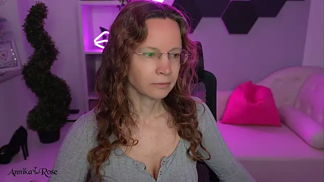 Snapshot of AnnikaRose chatting on 3, 2, 2026 AnnikaRose online show from 3, 2, 2026