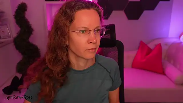 Snapshot of AnnikaRose chatting on 9, 2, 2026 AnnikaRose online show from 9, 2, 2026