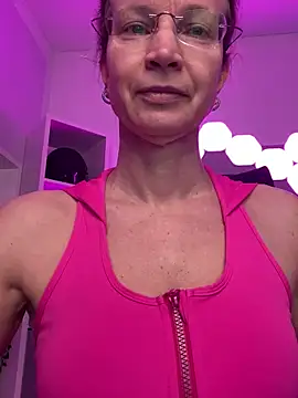 Snapshot of AnnikaRose chatting on 6, 4, 2026 AnnikaRose online show from 6, 4, 2026