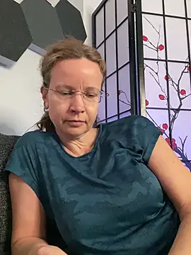 Snapshot of AnnikaRose chatting on 8, 4, 2026 AnnikaRose online show from 8, 4, 2026