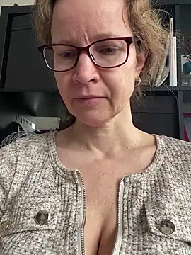 Snapshot of AnnikaRose chatting on 13, 4, 2026 AnnikaRose online show from 13, 4, 2026