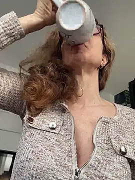 Snapshot of AnnikaRose chatting on 15, 4, 2026 AnnikaRose online show from 15, 4, 2026