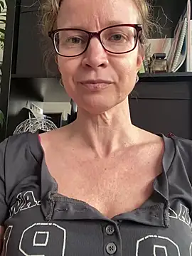 Snapshot of AnnikaRose chatting on 20, 4, 2026 AnnikaRose online show from 20, 4, 2026