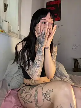 Snapshot of giuli_zerozero chatting on 18, 3, 2026 giuli zerozero online show from 18, 3, 2026