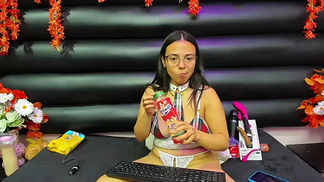 Snapshot of ValerySweety chatting on 28, 9, 2025 ValerySweety online show from 28, 9, 2025