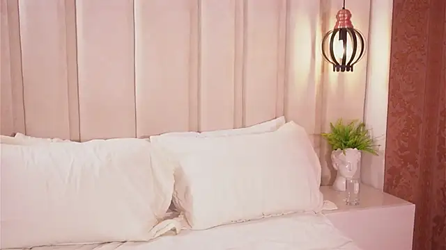 bonniekim  online show from 7, 10, 2025