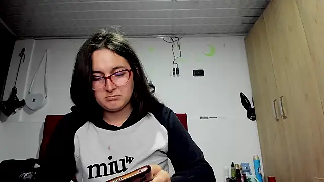 Sweet-Suck69 online show from 2, 1, 2025