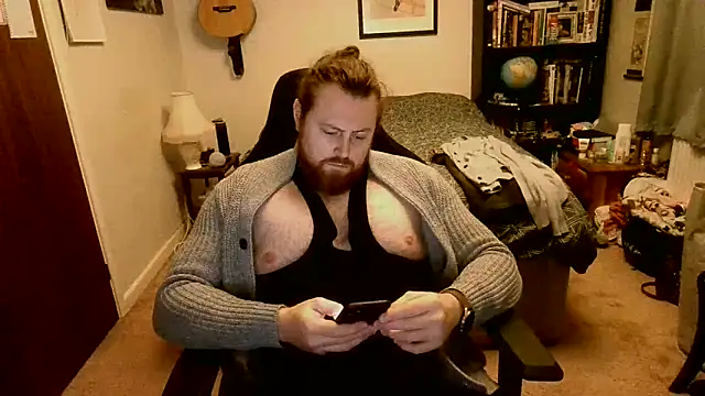 Snapshot of Hairy_Guy30 chatting on 12, 9, 2025 Hairy Guy30 online show from 12, 9, 2025