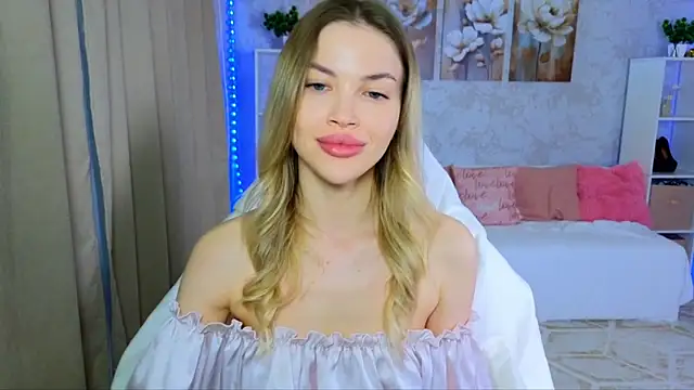 Snapshot of EmmyMills chatting on 25, 3, 2026 EmmyMills online show from 25, 3, 2026