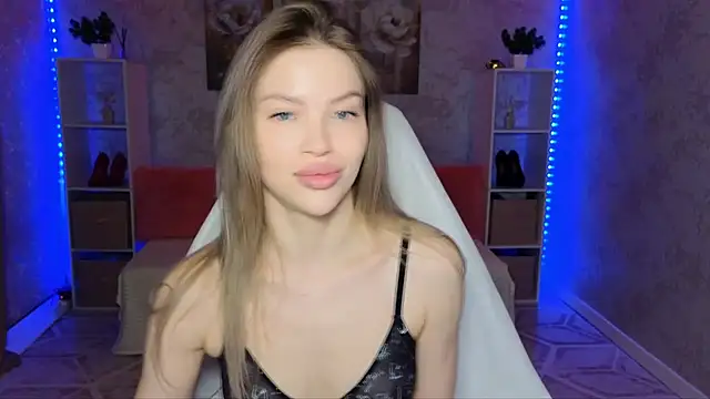 Snapshot of EmmyMills chatting on 12, 4, 2026 EmmyMills online show from 12, 4, 2026