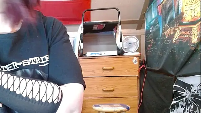 Snapshot of cosmicjones chatting on 19, 4, 2026 cosmicjones online show from 19, 4, 2026