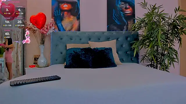 MichelleReys online show from 7, 3, 2025