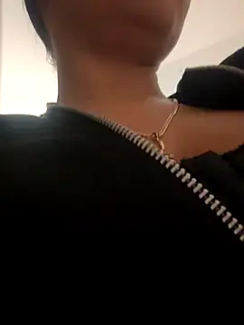 MichelleReys online show from 15, 9, 2025