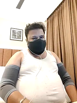 Hunk-Hand6 online show from 11, 11, 2025