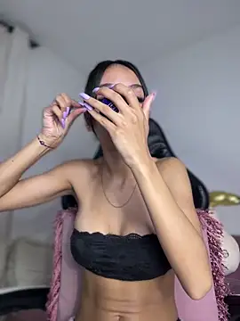 Miaa love6969 online show from 13, 4, 2026