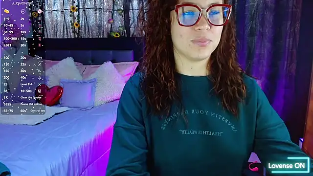 SharonR1 online show from 9, 9, 2025