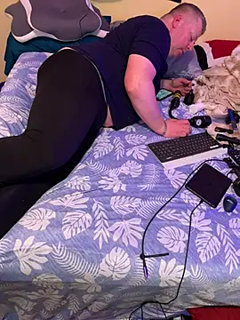 Snapshot of Mic_Oxinner chatting on 9, 3, 2026 Mic Oxinner online show from 9, 3, 2026