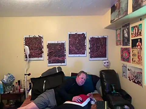 Snapshot of Mic_Oxinner chatting on 21, 4, 2026 Mic Oxinner online show from 21, 4, 2026