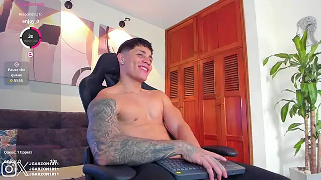 Snapshot of _joansoto chatting on 15, 9, 2025  joansoto online show from 15, 9, 2025