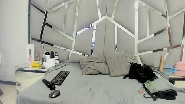 Snapshot of Catherinee69_x chatting on 15, 1, 2025 Catherinee69 x online show from 15, 1, 2025