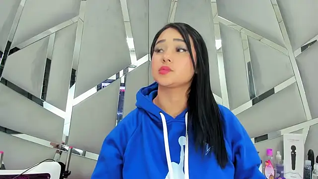 Snapshot of Catherinee69_x chatting on 28, 1, 2025 Catherinee69 x online show from 28, 1, 2025